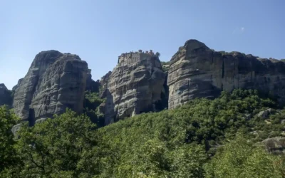 Greece Travel Guide – Myth, Moussaka & Mediterranean Magic